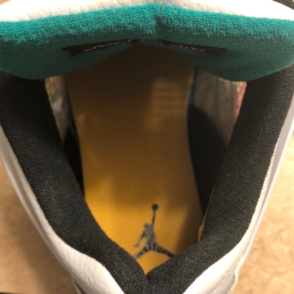 Jordan retro 4’s 7.5 - Picture 3 of 4